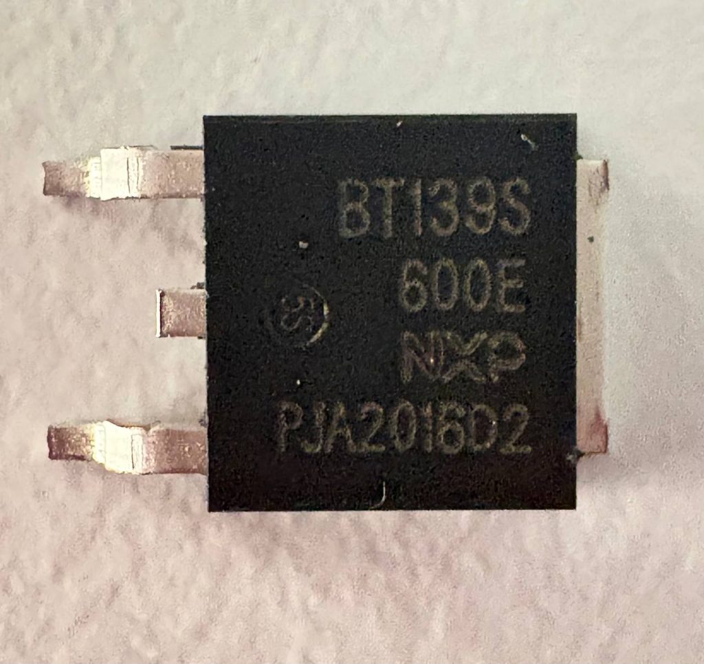 تریاک BT138S-600E SMD